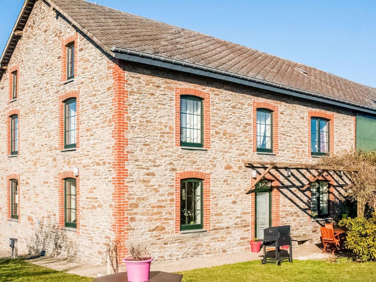 Pretty Farmhouse In Houffalize With Courtyard Buitenkant foto