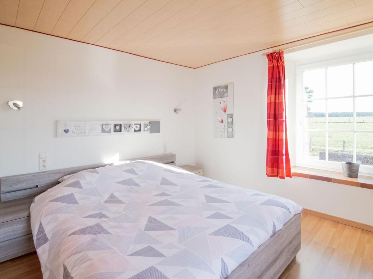 Pretty Farmhouse In Houffalize With Courtyard Buitenkant foto