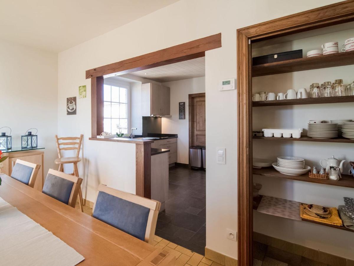 Pretty Farmhouse In Houffalize With Courtyard Buitenkant foto