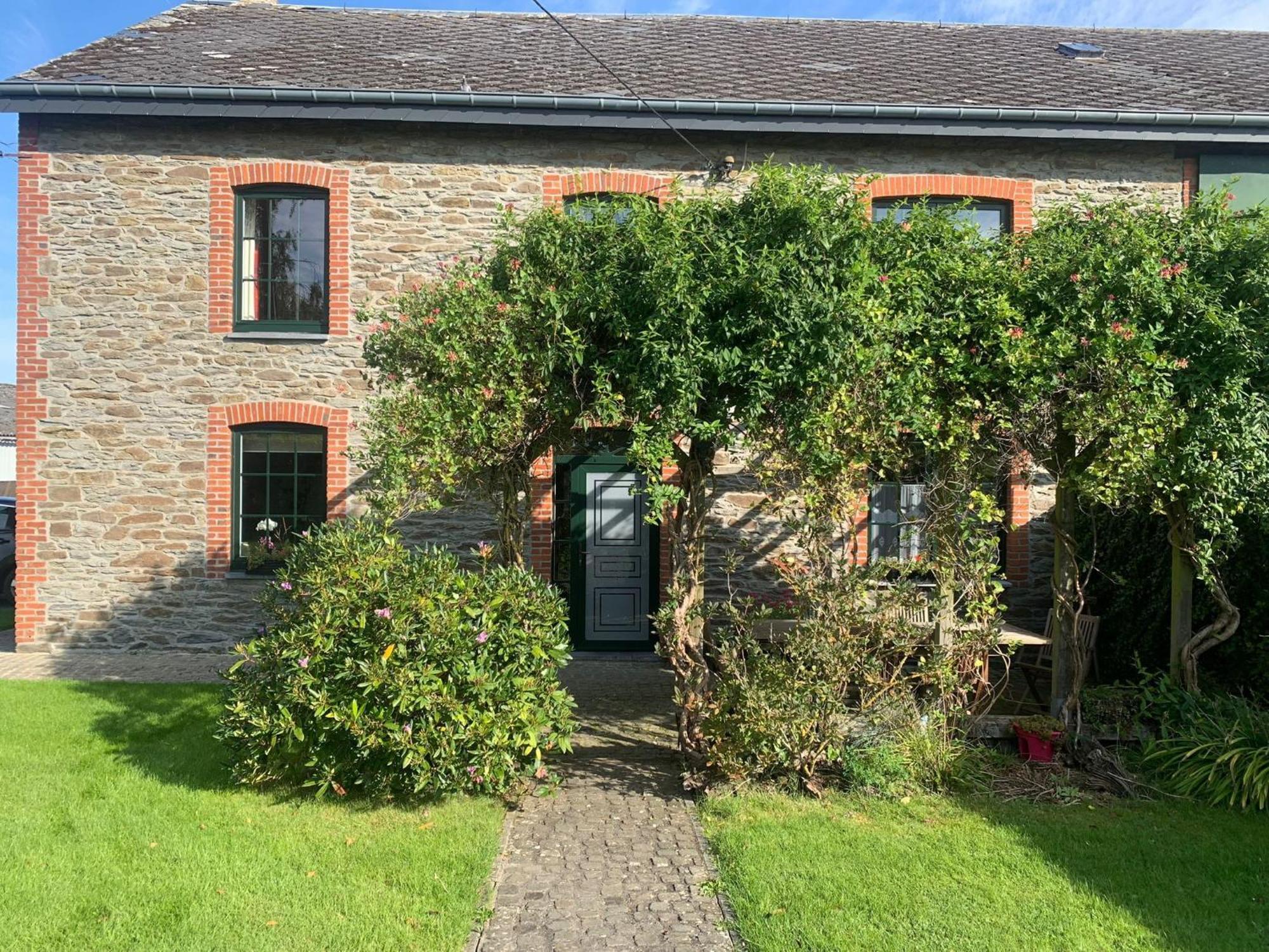 Pretty Farmhouse In Houffalize With Courtyard Buitenkant foto