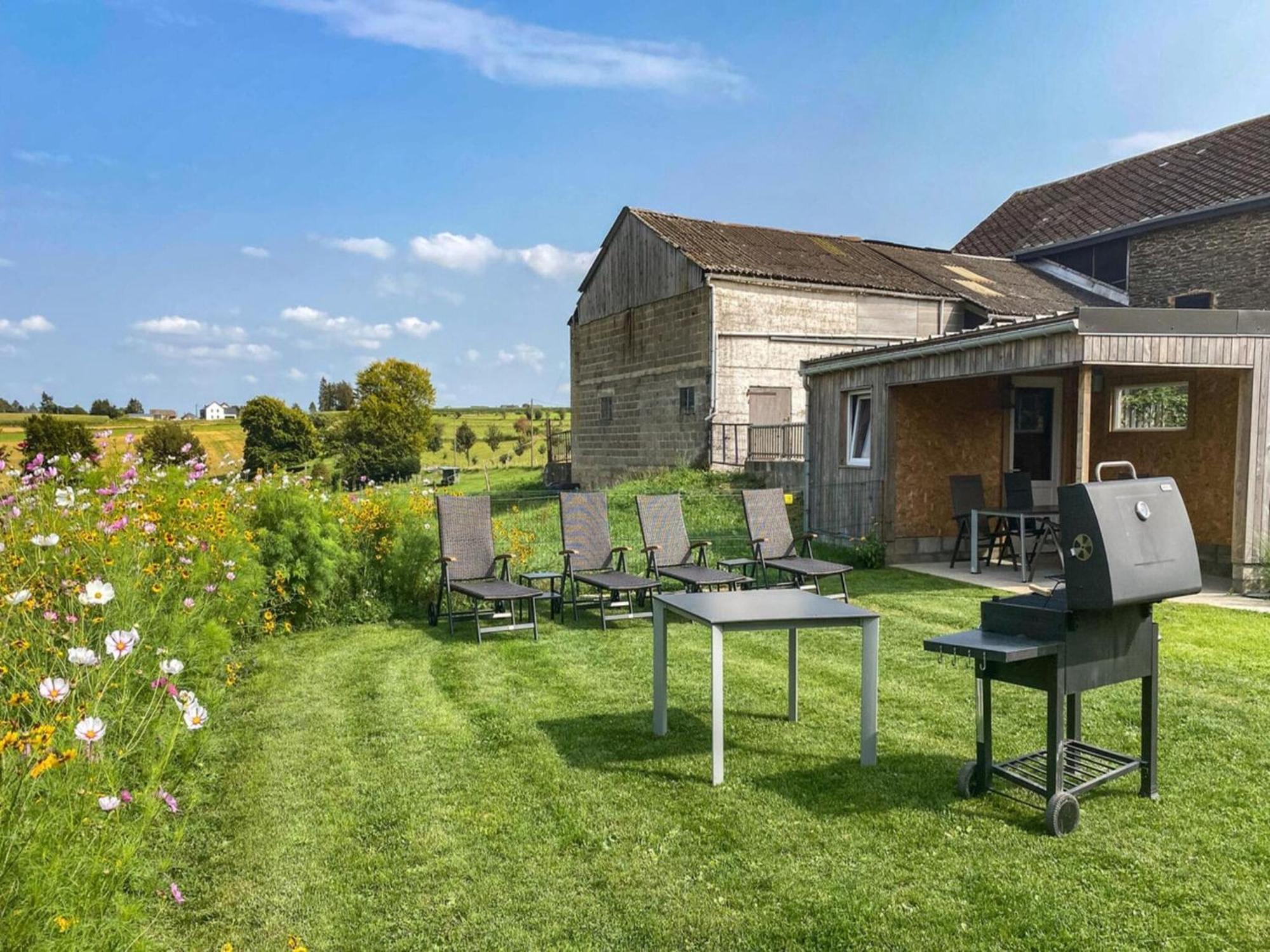 Pretty Farmhouse In Houffalize With Courtyard Buitenkant foto
