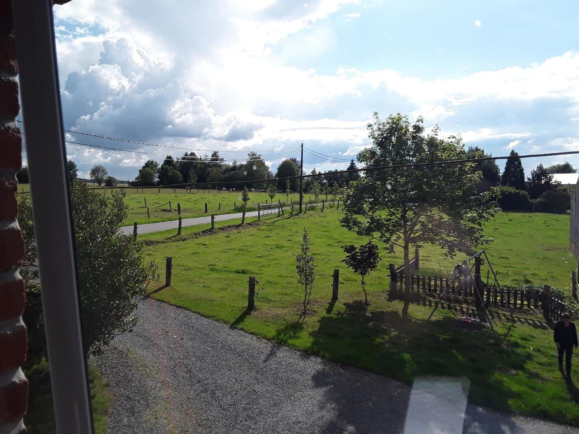 Pretty Farmhouse In Houffalize With Courtyard Buitenkant foto