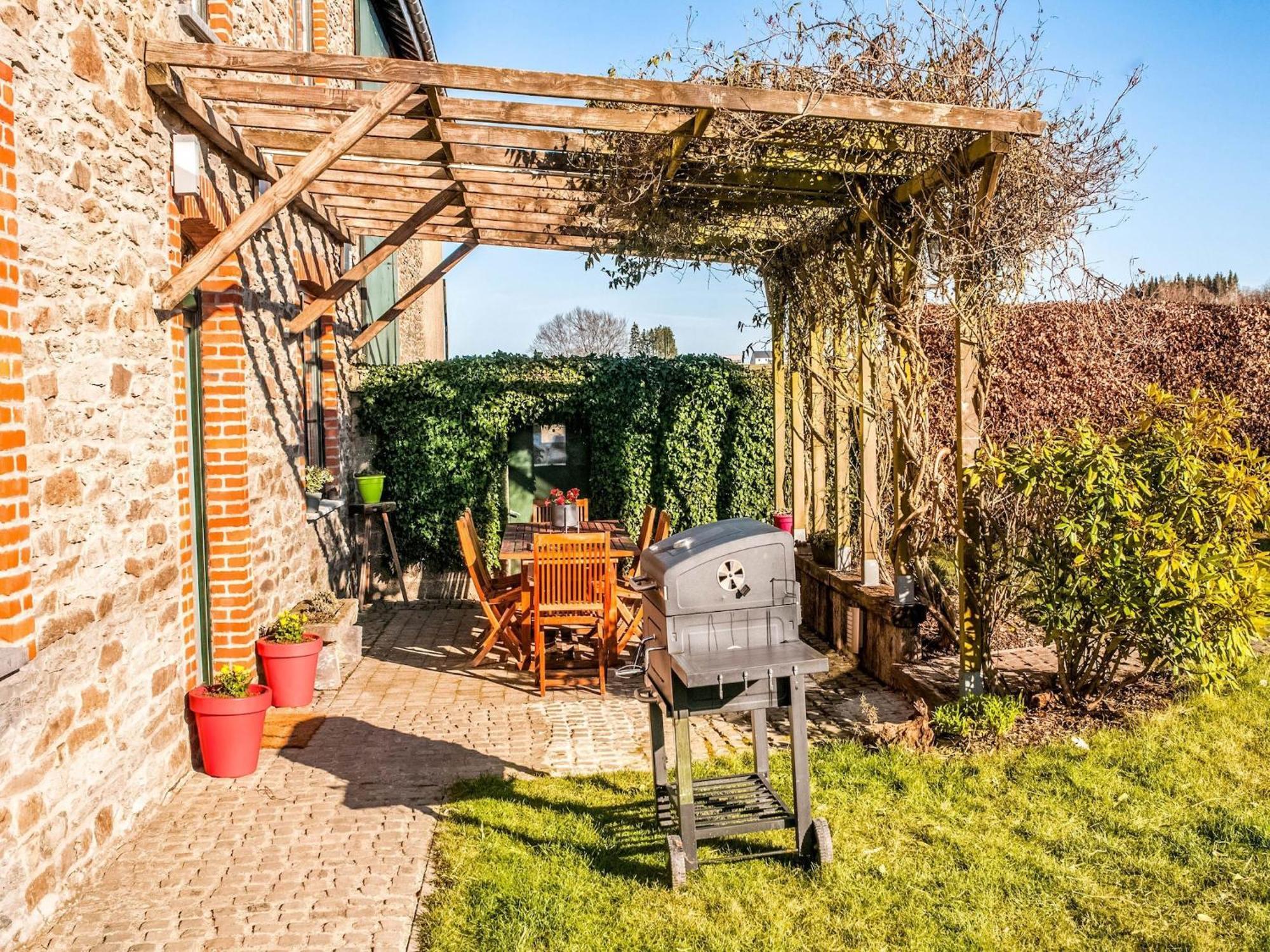 Pretty Farmhouse In Houffalize With Courtyard Buitenkant foto