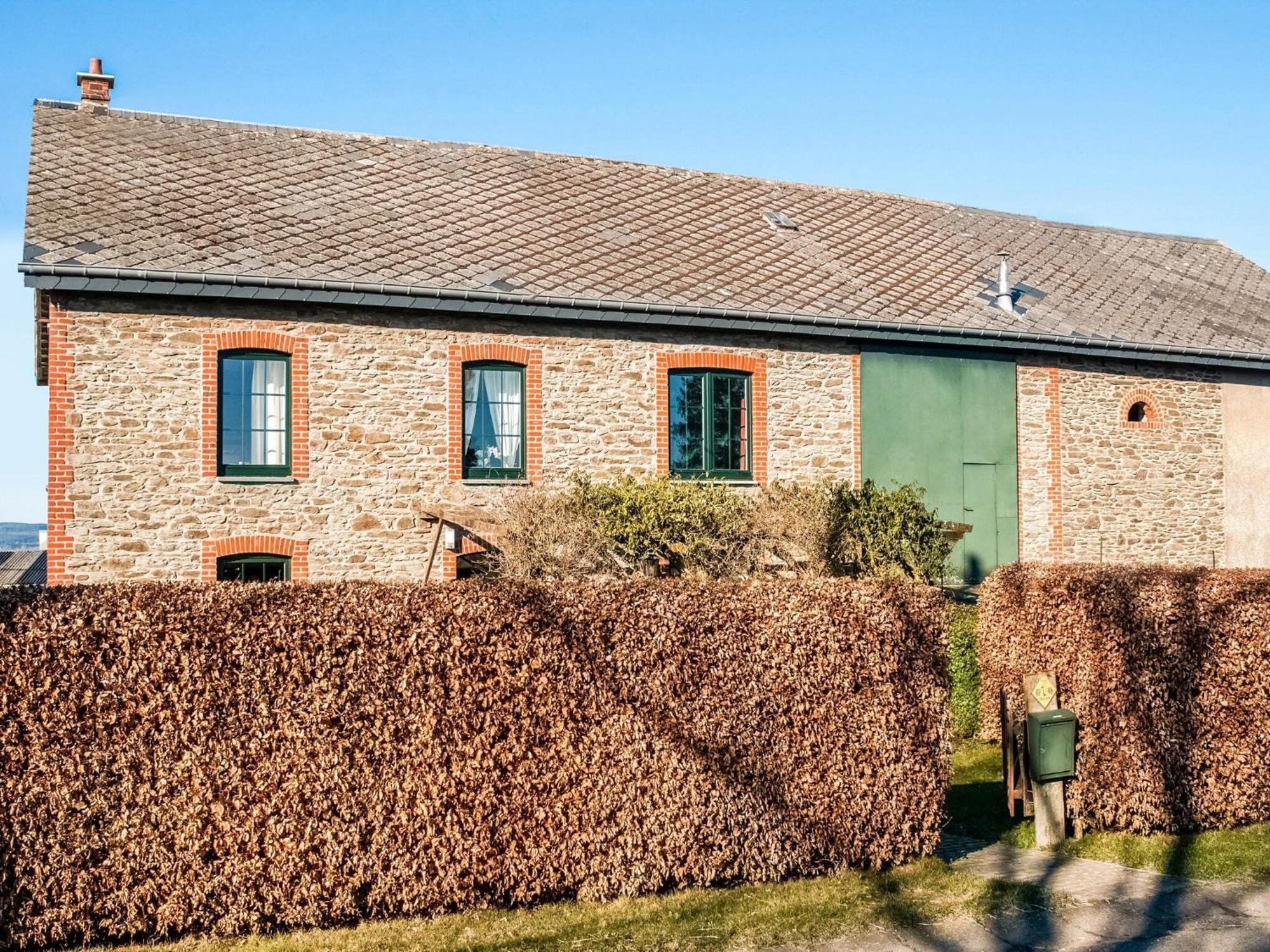 Pretty Farmhouse In Houffalize With Courtyard Buitenkant foto