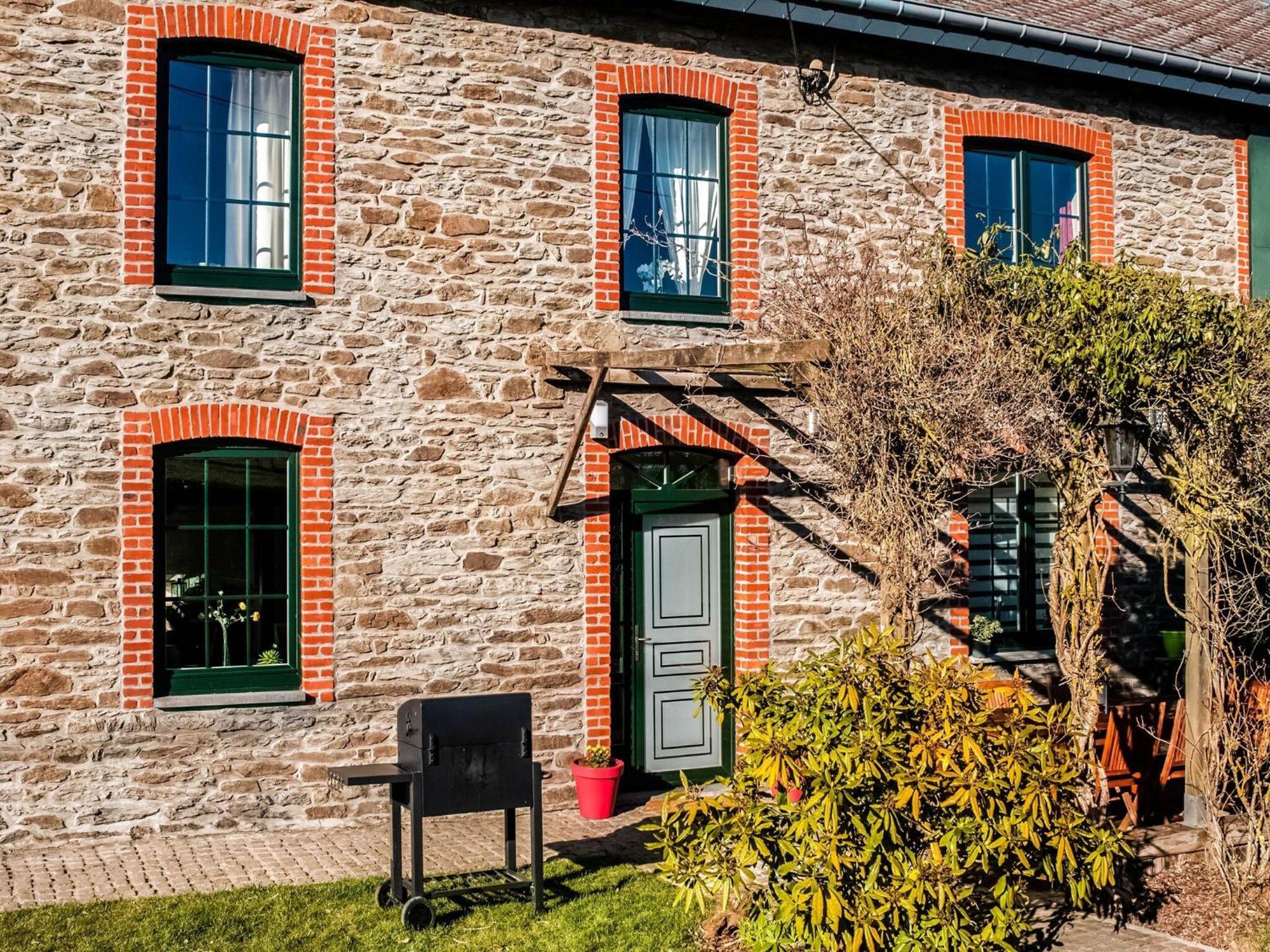 Pretty Farmhouse In Houffalize With Courtyard Buitenkant foto