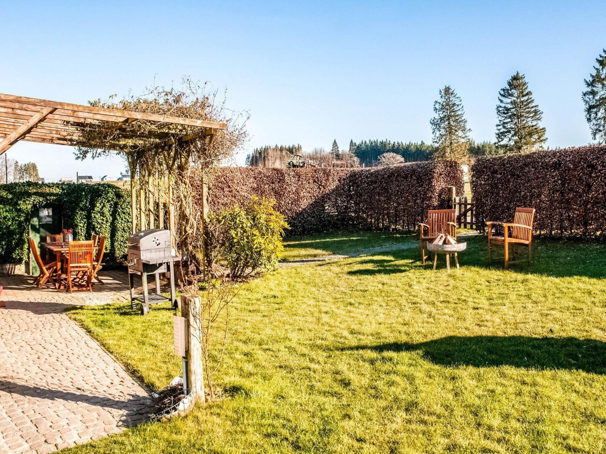Pretty Farmhouse In Houffalize With Courtyard Buitenkant foto
